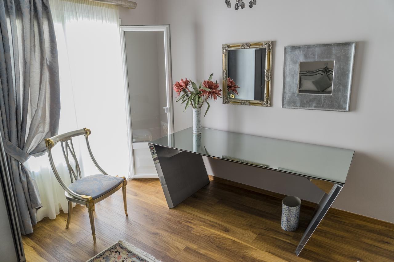 Le Bijou Luxury Rooms & Suites Бер Екстериор снимка